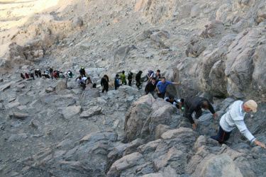در آخرین روز هفته سلامت، همایش کوهنوردی در کوه خواجه برگزار شد